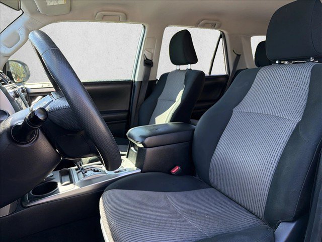 Used 2018 Toyota 4Runner SR5 AWD/4WD image 20