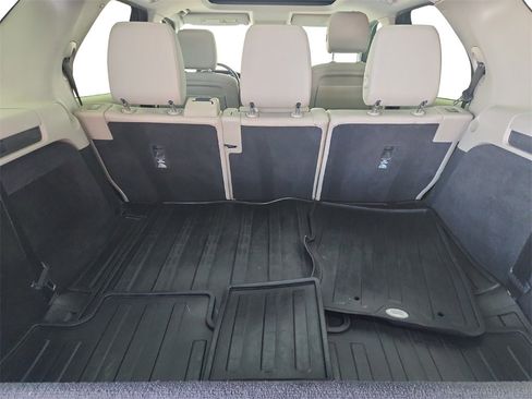 Used 2017 Land Rover Discovery HSE image 30