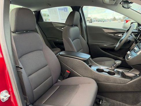 Used 2025 Chevrolet Malibu LT image 16