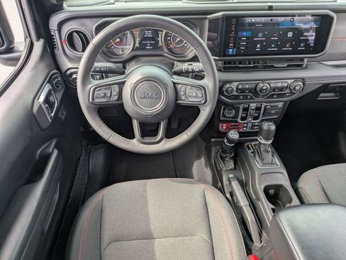 Used 2025 Jeep Wrangler Unlimited Rubicon w/ Convenience Group image 25