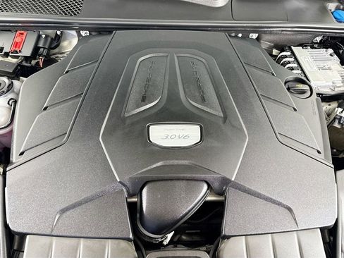 Used 2023 Porsche Cayenne image 28