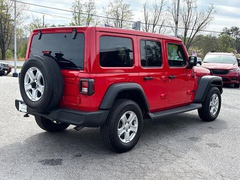 Used 2022 Jeep Wrangler Unlimited Sport w/ Sun And Sound Package AWD/4WD image 4