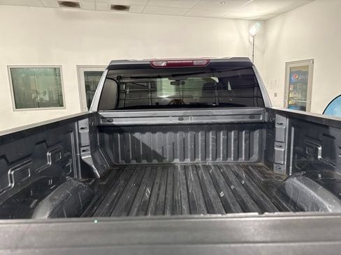 Used 2020 Chevrolet Silverado 1500 LT w/ Convenience Package RWD image 11