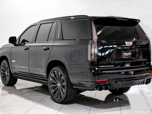Used 2025 Cadillac Escalade V image 10