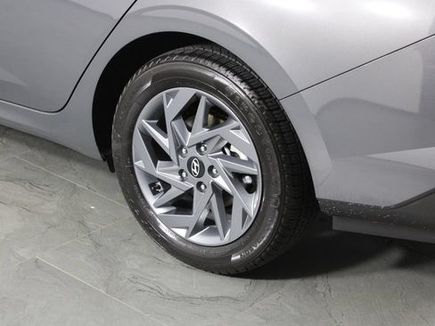 Certified 2024 Hyundai Elantra SEL FWD image 15