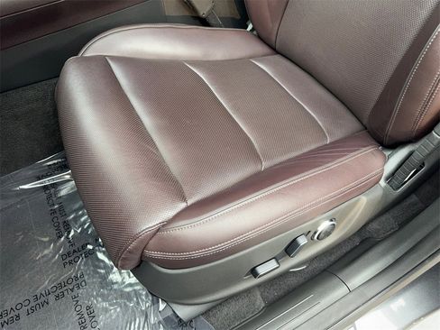 Used 2024 Genesis GV70 2.5T w/ Advanced Package image 28