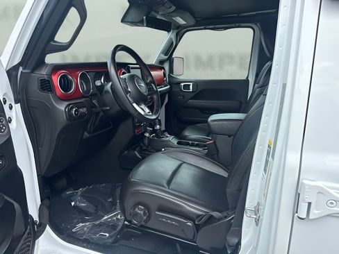 Used 2022 Jeep Wrangler Unlimited Rubicon w/ Steel Bumper Group image 9