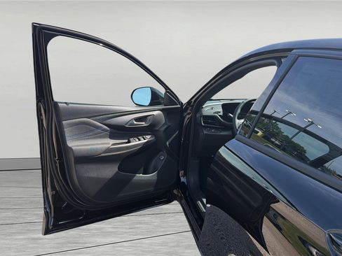New 2026 Buick Envista Sport Touring w/ Convenience I Package FWD image 15