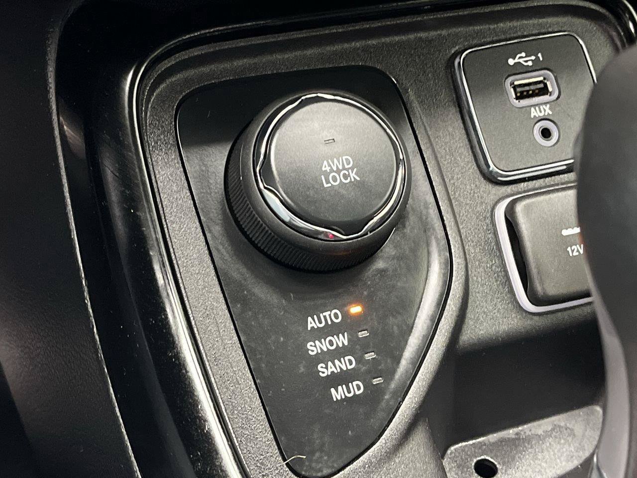 Used 2021 Jeep Compass Limited AWD/4WD image 15