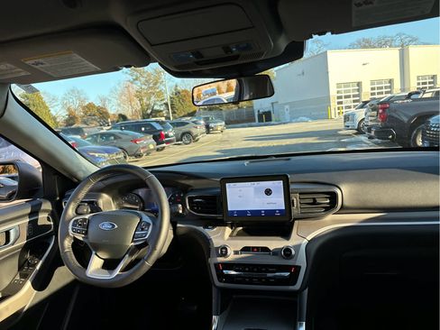 Used 2023 Ford Explorer XLT w/ Equipment Group 202A image 27