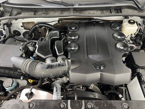 Used 2024 Toyota 4Runner SR5 Premium image 32