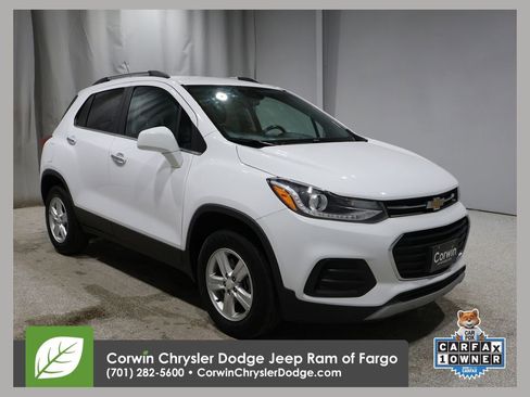 Used 2020 Chevrolet Trax LT w/ LT Convenience Package image 1