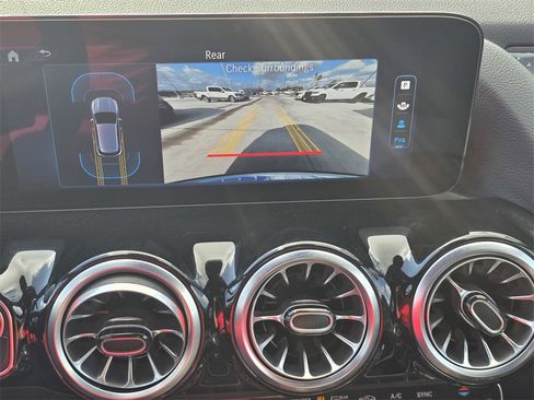 Used 2025 Mercedes-Benz GLA 250 image 23