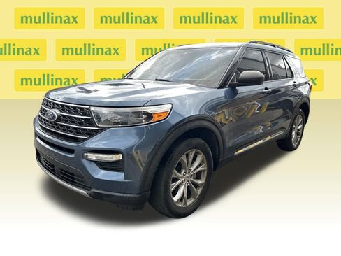 Certified 2020 Ford Explorer XLT w/ Equipment Group 202A image 6