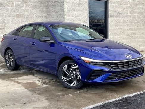 New 2025 Hyundai Elantra SEL image 1