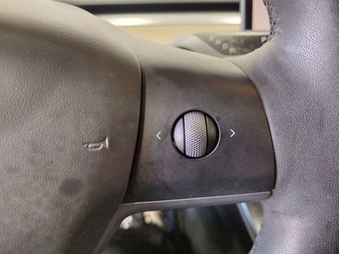 Used 2023 Tesla Model Y Long Range AWD/4WD image 22