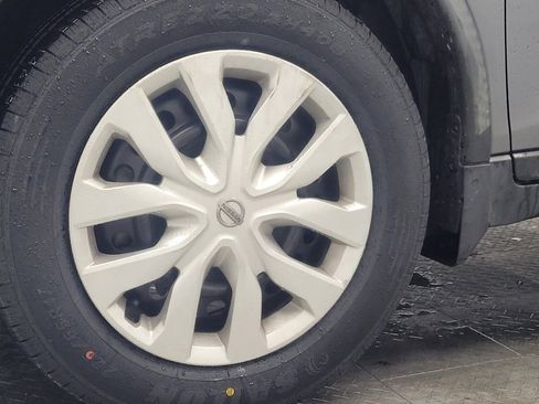 Used 2018 Nissan Rogue S AWD/4WD image 31