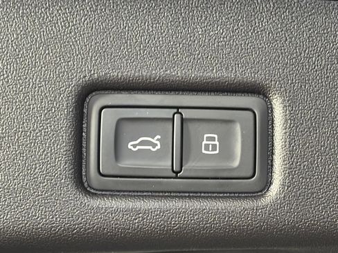 Used 2025 Audi Q5 Premium Plus w/ Premium Plus image 15