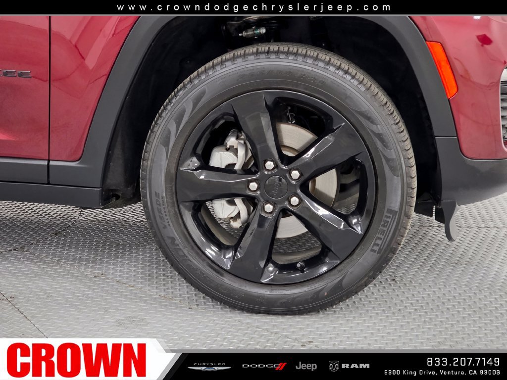 Used 2024 Jeep Grand Cherokee Limited w/ Black Appearance Package RWD image 9