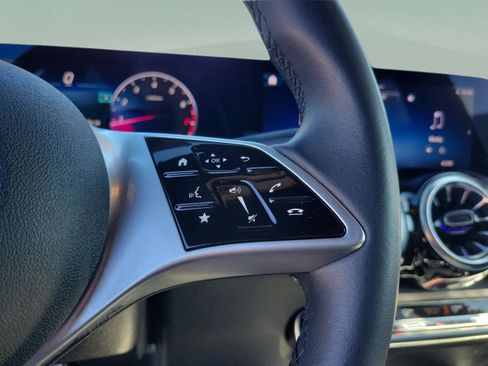 Certified 2025 Mercedes-Benz GLB 250 image 20