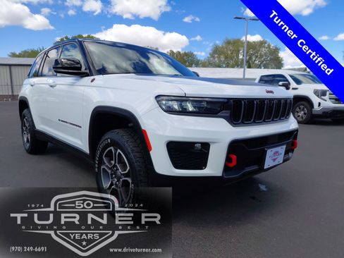 Used 2022 Jeep Grand Cherokee Trailhawk image 1