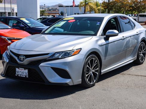 Used 2019 Toyota Camry SE FWD image 17