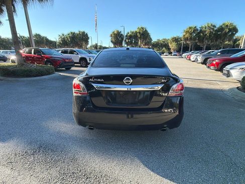 Used 2015 Nissan Altima 2.5 SV w/ Convenience Package FWD image 3