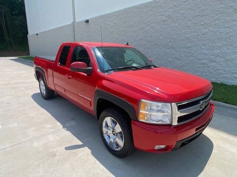 Used 2010 Chevrolet Silverado 1500 LTZ AWD/4WD image 18