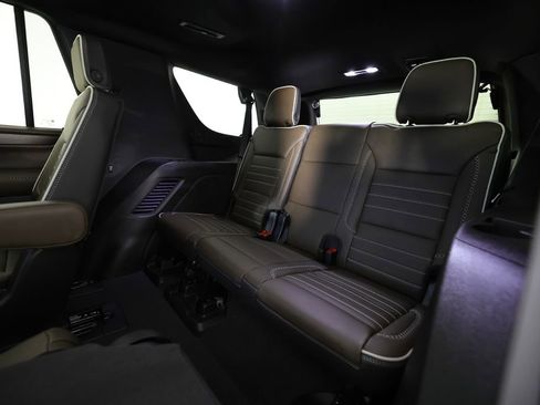 Used 2026 GMC Yukon Denali Ultimate AWD/4WD image 15
