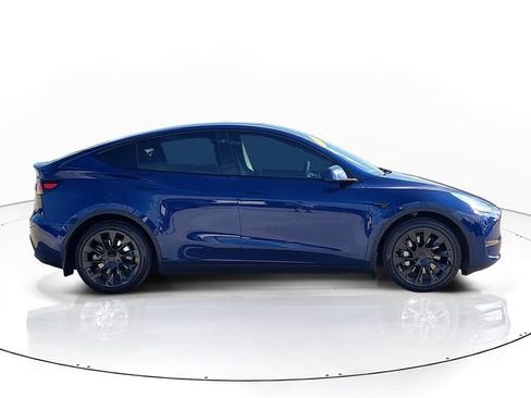 Used 2021 Tesla Model Y Long Range AWD/4WD image 4