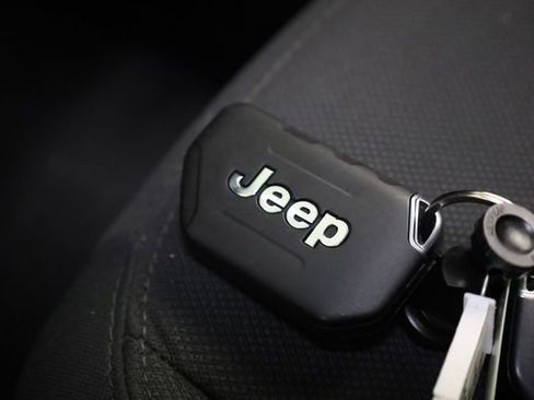 Used 2022 Jeep Wrangler Unlimited Sport AWD/4WD image 34