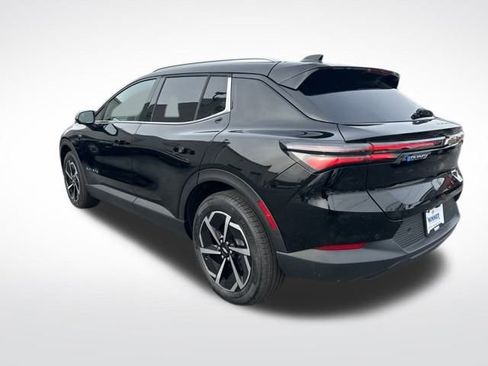 New 2026 Chevrolet Equinox EV LT image 3