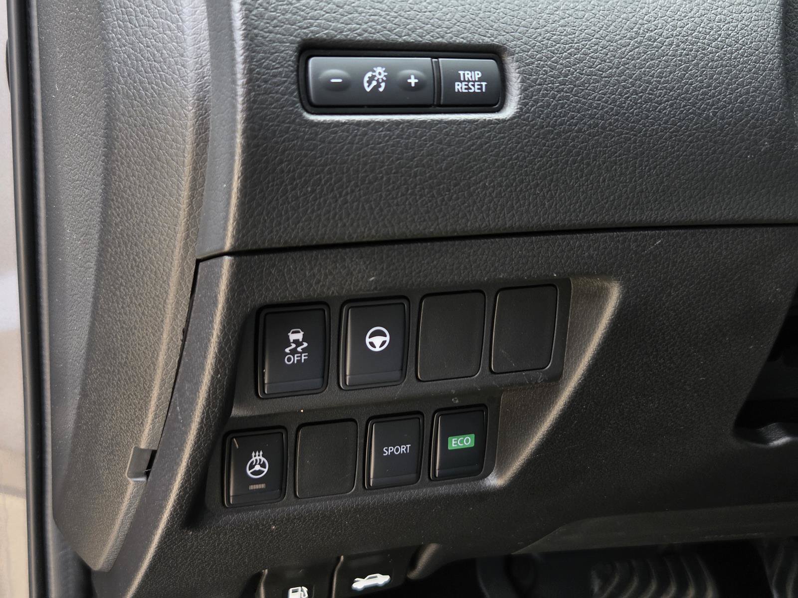 Used 2022 Nissan Rogue Sport SV w/ Technology Package FWD image 21