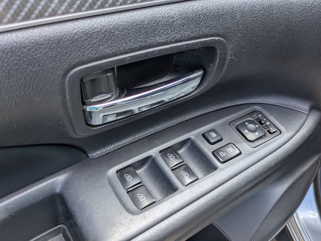 Used 2020 Mitsubishi Outlander ES AWD/4WD image 5