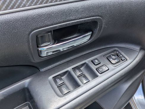 Used 2020 Mitsubishi Outlander ES AWD/4WD image 5