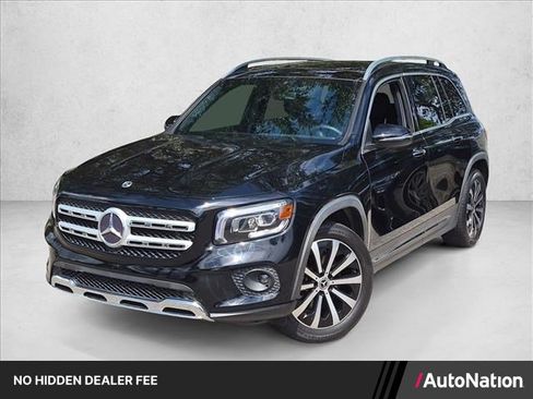 Used 2022 Mercedes-Benz GLB 250 image 1