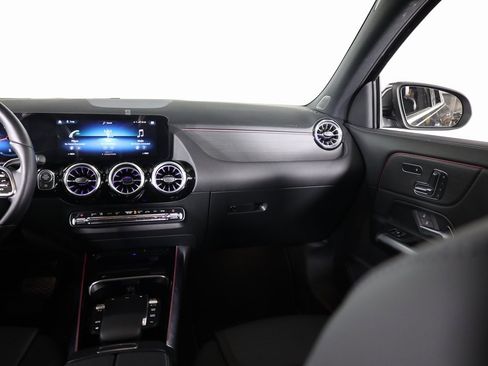 Used 2023 Mercedes-Benz GLA 250 4MATIC image 38