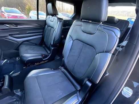 Used 2024 Jeep Grand Cherokee L Altitude image 26