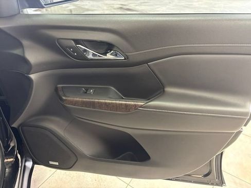 Used 2023 GMC Acadia Denali FWD image 11
