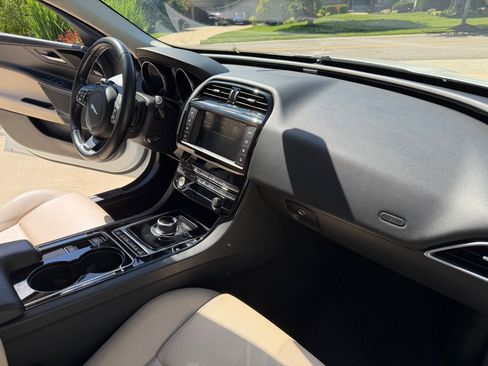 Used 2017 Jaguar XE RWD image 23