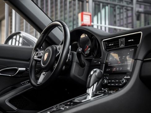 Certified 2018 Porsche 911 Carrera S image 40