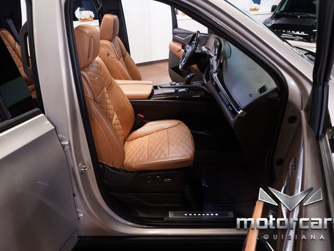 Used 2021 Cadillac Escalade Sport RWD image 29