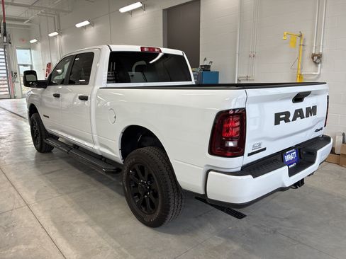 Used 2025 RAM 2500 4x4 Crew Cab image 6