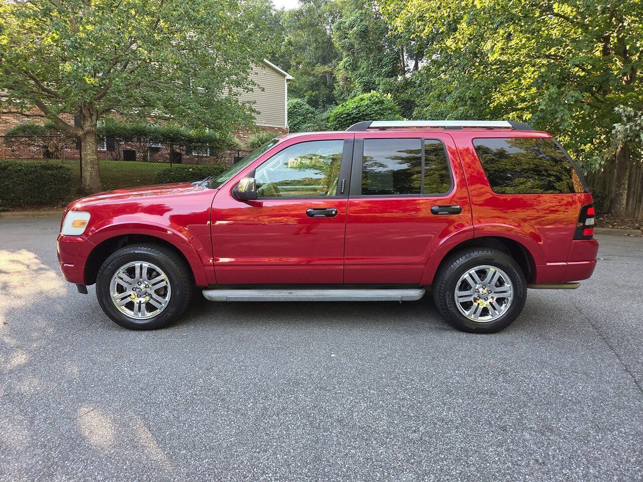 Used 2010 Ford Explorer Limited AWD/4WD image 2
