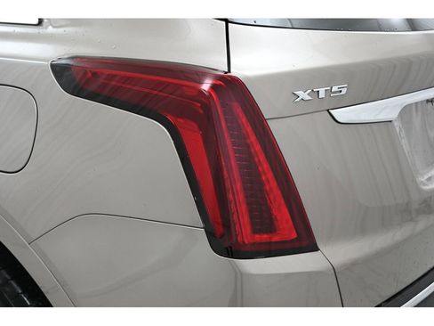 Used 2023 Cadillac XT5 Premium Luxury image 10