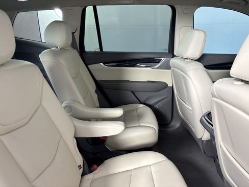 Used 2024 Cadillac XT6 Premium Luxury w/ Technology Package FWD image 31