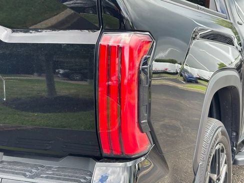 Used 2024 Toyota Tundra Limited AWD/4WD image 15