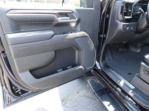Used 2023 Chevrolet Silverado 1500 LT AWD/4WD image 16