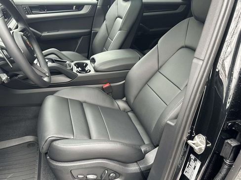 New 2026 Porsche Cayenne image 12