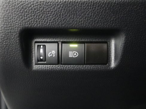 Used 2022 Toyota RAV4 LE image 28